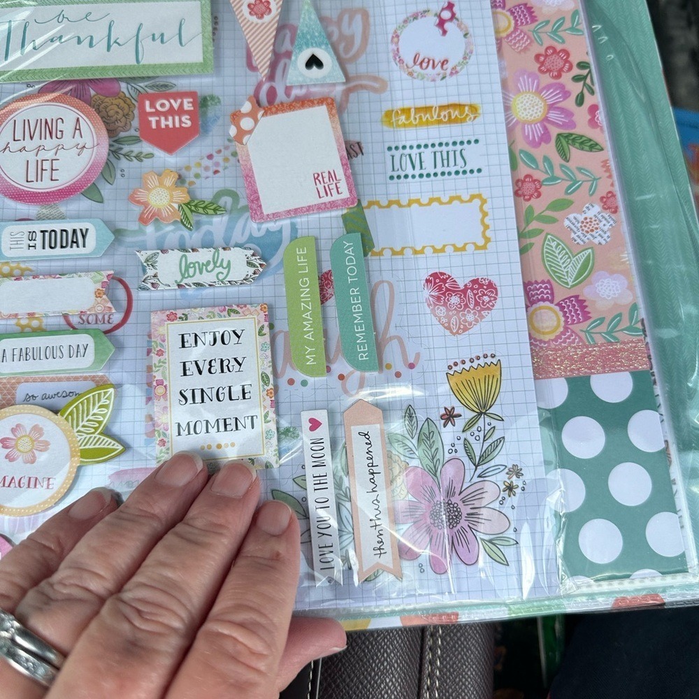 Colorful Polka Dot Gift pre-made scrapbook #Love your life - Picture 2 of 5